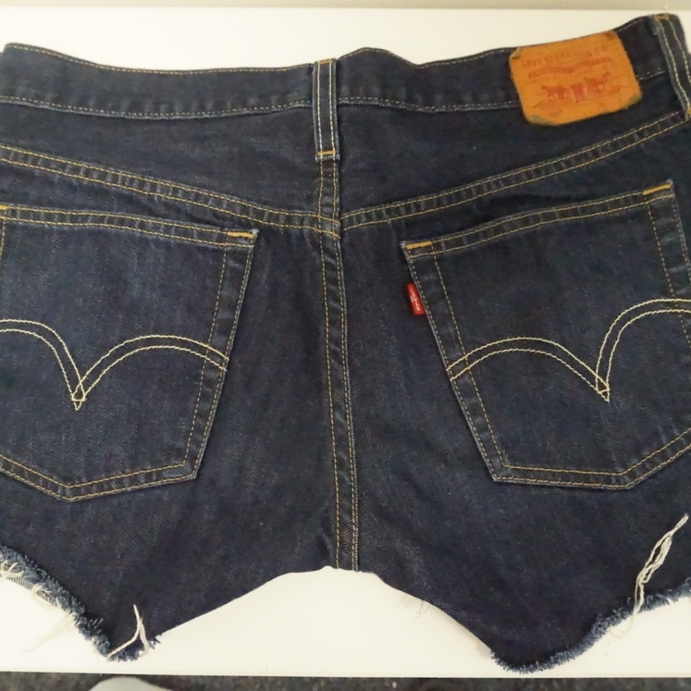 Levi's Frayed Demin Shorts Size 28 4 Buttons